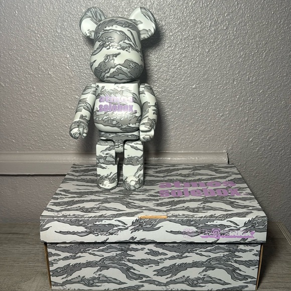 Authentic Bearbrick - Picture 1 of 12